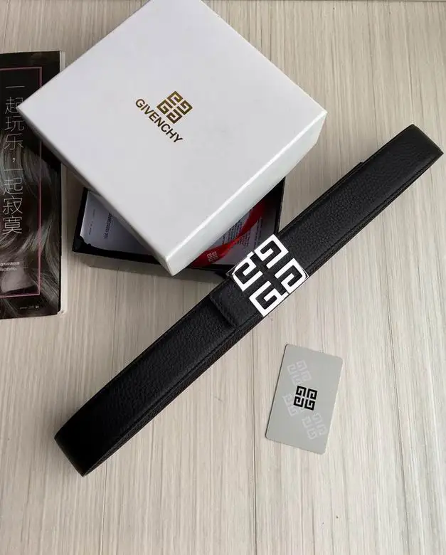 Givenchy 38mmX95-125cm 7D06